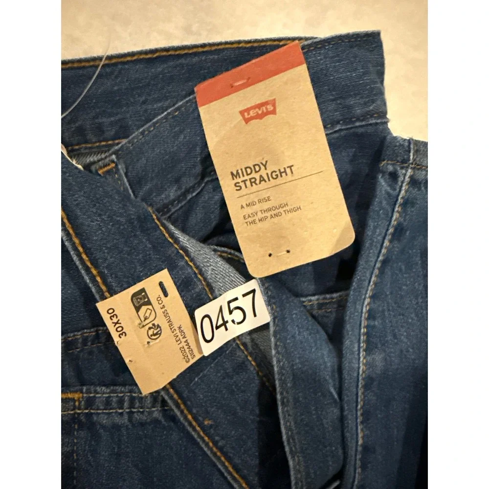 Levis Middy straight Jeans women's 30x30 good grades Blue Denim Medium Wash NWT